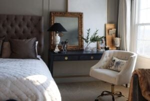 An example of practical home design - having your desk next to your bed